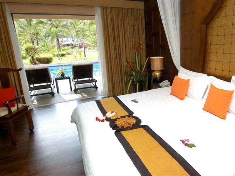 Marriott Resort And Spa Nai Yang Beach Esterno foto
